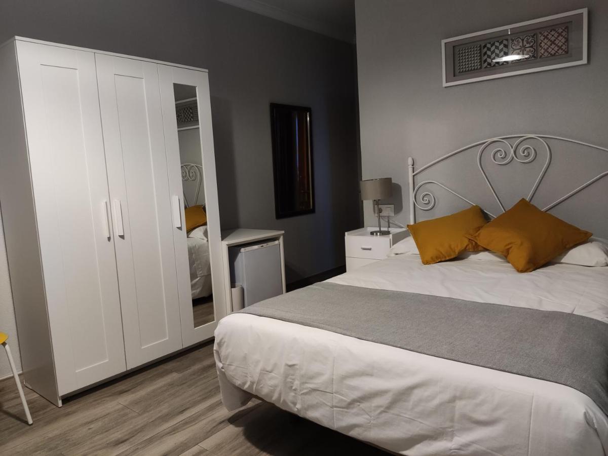 Hostal Andalucia Chipiona Luaran gambar