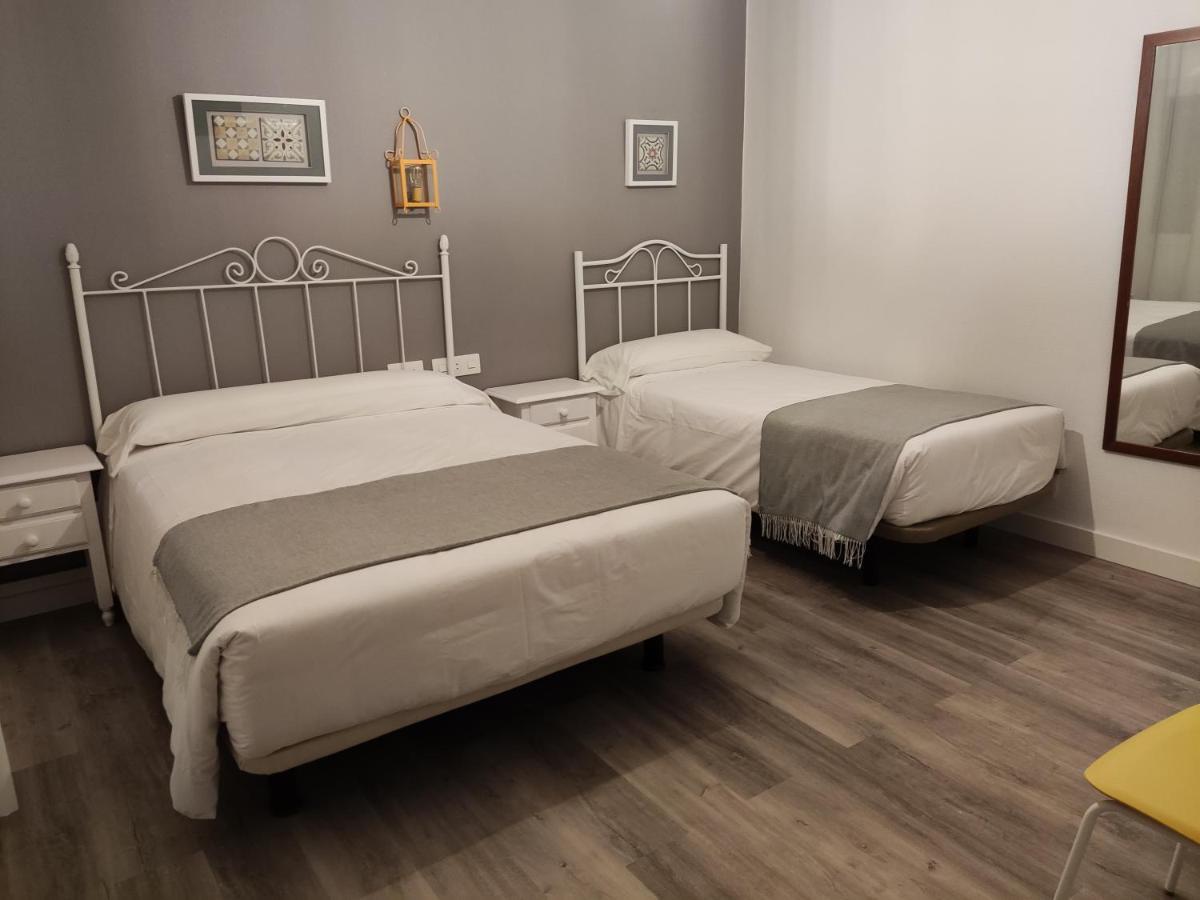 Hostal Andalucia Chipiona Luaran gambar