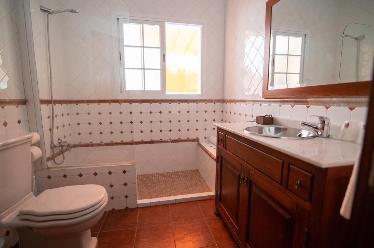 Hostal Andalucia Chipiona Luaran gambar
